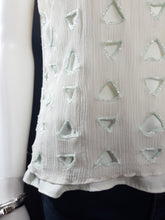 Load image into Gallery viewer, Online Vintage Shop, Vintage Clothing Boutique, Vintage, Women's Clothing, Seconhand, Distressed Vintage Designs, Sustainable Fashion