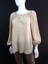 Load image into Gallery viewer, Online Vintage Shop, Vintage Clothing Boutique, Vintage, Women's Clothing, Seconhand, Distressed Vintage Designs, Sustainable Fashion