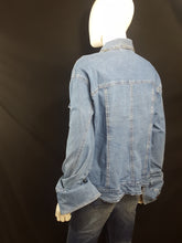 Load image into Gallery viewer, Online Vintage Shop, Vintage Clothing Boutique, Vintage, Women's Clothing, Seconhand, Distressed Vintage Designs, Sustainable Fashion