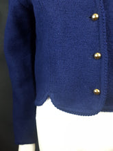 Load image into Gallery viewer, Online Vintage Shop, Vintage Clothing Boutique, Vintage, Women's Clothing, Seconhand, Distressed Vintage Designs, Sustainable Fashion