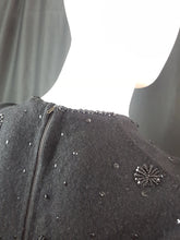 Load image into Gallery viewer, Online Vintage Shop, Vintage Clothing Boutique, Vintage, Women's Clothing, Seconhand, Distressed Vintage Designs, Sustainable Fashion