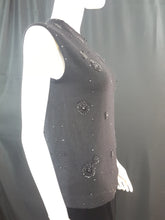 Load image into Gallery viewer, Online Vintage Shop, Vintage Clothing Boutique, Vintage, Women's Clothing, Seconhand, Distressed Vintage Designs, Sustainable Fashion