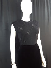 Load image into Gallery viewer, Online Vintage Shop, Vintage Clothing Boutique, Vintage, Women's Clothing, Seconhand, Distressed Vintage Designs, Sustainable Fashion