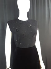 Load image into Gallery viewer, Online Vintage Shop, Vintage Clothing Boutique, Vintage, Women's Clothing, Seconhand, Distressed Vintage Designs, Sustainable Fashion