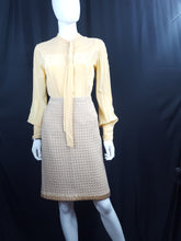 Load image into Gallery viewer, Online Vintage Shop, Vintage Clothing Boutique, Vintage, Women's Clothing, Seconhand, Distressed Vintage Designs, Sustainable Fashion