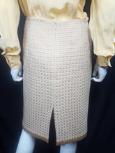 Load image into Gallery viewer, Online Vintage Shop, Vintage Clothing Boutique, Vintage, Women's Clothing, Seconhand, Distressed Vintage Designs, Sustainable Fashion