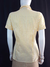 Load image into Gallery viewer, Online Vintage Shop, Vintage Clothing Boutique, Vintage, Women's Clothing, Seconhand, Distressed Vintage Designs, Sustainable Fashion