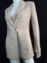 Load image into Gallery viewer, Online Vintage Shop, Vintage Clothing Boutique, Vintage, Women's Clothing, Seconhand, Distressed Vintage Designs, Sustainable Fashion