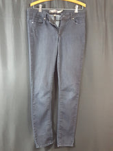 Load image into Gallery viewer, Online Vintage Shop, Vintage Clothing Boutique, Vintage, Women's Clothing, Seconhand, Distressed Vintage Designs, Sustainable Fashion