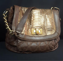 Load image into Gallery viewer, Online Vintage Shop, Vintage Clothing Boutique, Vintage, Women's Clothing, Seconhand, Distressed Vintage Designs, Sustainable Fashion