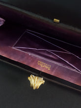 Load image into Gallery viewer, Online Vintage Shop, Vintage Clothing Boutique, Vintage, Women's Clothing, Seconhand, Distressed Vintage Designs, Sustainable Fashion