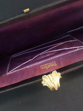 Load image into Gallery viewer, Online Vintage Shop, Vintage Clothing Boutique, Vintage, Women's Clothing, Seconhand, Distressed Vintage Designs, Sustainable Fashion