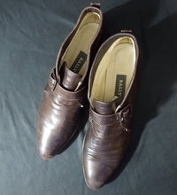 Load image into Gallery viewer, Online Vintage Shop, Vintage Clothing Boutique, Vintage, Women's Clothing, Seconhand, Distressed Vintage Designs, Sustainable Fashion