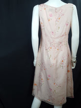 Load image into Gallery viewer, Online Vintage Shop, Vintage Clothing Boutique, Vintage, Women's Clothing, Seconhand, Distressed Vintage Designs, Sustainable Fashion