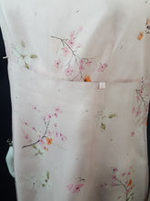 Load image into Gallery viewer, Online Vintage Shop, Vintage Clothing Boutique, Vintage, Women's Clothing, Seconhand, Distressed Vintage Designs, Sustainable Fashion