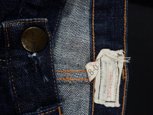 Load image into Gallery viewer, Online Vintage Shop, Vintage Clothing Boutique, Vintage, Women's Clothing, Seconhand, Distressed Vintage Designs, Sustainable Fashion