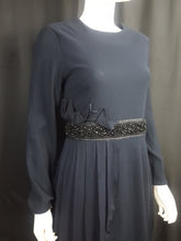 Load image into Gallery viewer, Online Vintage Shop, Vintage Clothing Boutique, Vintage, Women's Clothing, Seconhand, Distressed Vintage Designs, Sustainable Fashion