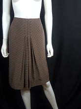 Load image into Gallery viewer, Online Vintage Shop, Vintage Clothing Boutique, Vintage, Women's Clothing, Seconhand, Distressed Vintage Designs, Sustainable Fashion