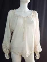 Load image into Gallery viewer, Online Vintage Shop, Vintage Clothing Boutique, Vintage, Women's Clothing, Seconhand, Distressed Vintage Designs, Sustainable Fashion