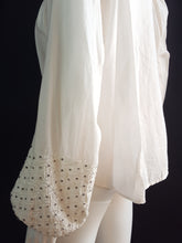 Load image into Gallery viewer, Online Vintage Shop, Vintage Clothing Boutique, Vintage, Women's Clothing, Seconhand, Distressed Vintage Designs, Sustainable Fashion