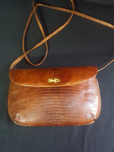 Load image into Gallery viewer, Online Vintage Shop, Vintage Clothing Boutique, Vintage, Women's Clothing, Seconhand, Distressed Vintage Designs, Sustainable Fashion