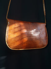 Load image into Gallery viewer, Online Vintage Shop, Vintage Clothing Boutique, Vintage, Women's Clothing, Seconhand, Distressed Vintage Designs, Sustainable Fashion