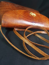 Load image into Gallery viewer, Online Vintage Shop, Vintage Clothing Boutique, Vintage, Women's Clothing, Seconhand, Distressed Vintage Designs, Sustainable Fashion