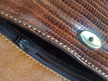 Load image into Gallery viewer, Online Vintage Shop, Vintage Clothing Boutique, Vintage, Women's Clothing, Seconhand, Distressed Vintage Designs, Sustainable Fashion