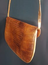 Load image into Gallery viewer, Online Vintage Shop, Vintage Clothing Boutique, Vintage, Women's Clothing, Seconhand, Distressed Vintage Designs, Sustainable Fashion