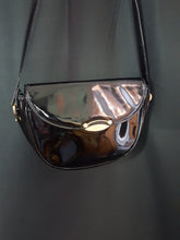 Load image into Gallery viewer, Online Vintage Shop, Vintage Clothing Boutique, Vintage, Women's Clothing, Seconhand, Distressed Vintage Designs, Sustainable Fashion