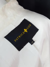 Load image into Gallery viewer, Online Vintage Shop, Vintage Clothing Boutique, Vintage, Women's Clothing, Seconhand, Distressed Vintage Designs, Sustainable Fashion