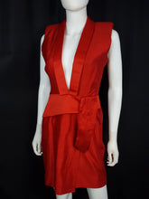 Load image into Gallery viewer, Online Vintage Shop, Vintage Clothing Boutique, Vintage, Women's Clothing, Seconhand, Distressed Vintage Designs, Sustainable Fashion