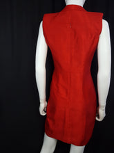 Load image into Gallery viewer, Online Vintage Shop, Vintage Clothing Boutique, Vintage, Women's Clothing, Seconhand, Distressed Vintage Designs, Sustainable Fashion