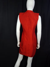 Load image into Gallery viewer, Online Vintage Shop, Vintage Clothing Boutique, Vintage, Women's Clothing, Seconhand, Distressed Vintage Designs, Sustainable Fashion