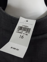 Load image into Gallery viewer, Online Vintage Shop, Vintage Clothing Boutique, Vintage, Women's Clothing, Seconhand, Distressed Vintage Designs, Sustainable Fashion