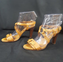 Load image into Gallery viewer, Online Vintage Shop, Vintage Clothing Boutique, Vintage, Women's Clothing, Seconhand, Distressed Vintage Designs, Sustainable Fashion