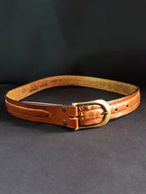 Load image into Gallery viewer, Online Vintage Shop, Vintage Clothing Boutique, Vintage, Women's Clothing, Seconhand, Distressed Vintage Designs, Sustainable Fashion