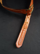 Load image into Gallery viewer, Online Vintage Shop, Vintage Clothing Boutique, Vintage, Women's Clothing, Seconhand, Distressed Vintage Designs, Sustainable Fashion