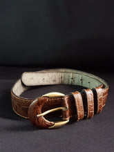 Load image into Gallery viewer, Online Vintage Shop, Vintage Clothing Boutique, Vintage, Women's Clothing, Seconhand, Distressed Vintage Designs, Sustainable Fashion