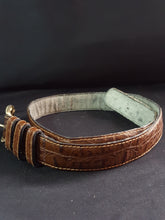 Load image into Gallery viewer, Online Vintage Shop, Vintage Clothing Boutique, Vintage, Women's Clothing, Seconhand, Distressed Vintage Designs, Sustainable Fashion