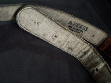 Load image into Gallery viewer, Online Vintage Shop, Vintage Clothing Boutique, Vintage, Women's Clothing, Seconhand, Distressed Vintage Designs, Sustainable Fashion