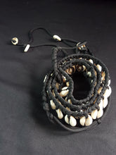 Load image into Gallery viewer, Online Vintage Shop, Vintage Clothing Boutique, Vintage, Women's Clothing, Seconhand, Distressed Vintage Designs, Sustainable Fashion