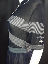 Load image into Gallery viewer, Online Vintage Shop, Vintage Clothing Boutique, Vintage, Women's Clothing, Seconhand, Distressed Vintage Designs, Sustainable Fashion