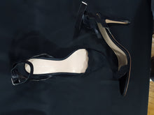 Load image into Gallery viewer, Online Vintage Shop, Vintage Clothing Boutique, Vintage, Women's Clothing, Seconhand, Distressed Vintage Designs, Sustainable Fashion