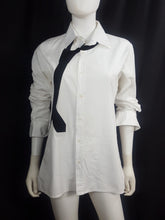 Load image into Gallery viewer, Online Vintage Shop, Vintage Clothing Boutique, Vintage, Women's Clothing, Seconhand, Distressed Vintage Designs, Sustainable Fashion