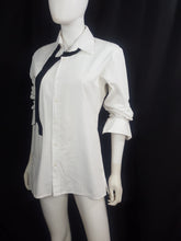 Load image into Gallery viewer, Online Vintage Shop, Vintage Clothing Boutique, Vintage, Women's Clothing, Seconhand, Distressed Vintage Designs, Sustainable Fashion