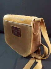 Load image into Gallery viewer, Online Vintage Shop, Vintage Clothing Boutique, Vintage, Women's Clothing, Seconhand, Distressed Vintage Designs, Sustainable Fashion