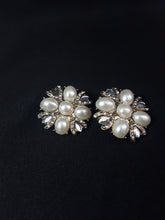 Load image into Gallery viewer, Online Vintage Shop, Vintage Clothing Boutique, Vintage, Women's Clothing, Seconhand, Distressed Vintage Designs, Sustainable Fashion