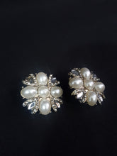 Load image into Gallery viewer, Online Vintage Shop, Vintage Clothing Boutique, Vintage, Women's Clothing, Seconhand, Distressed Vintage Designs, Sustainable Fashion