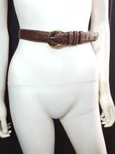 Load image into Gallery viewer, Online Vintage Shop, Vintage Clothing Boutique, Vintage, Women's Clothing, Seconhand, Distressed Vintage Designs, Sustainable Fashion